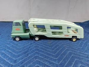 lot 265 image: Metal Tonka car carrier semi and trailer