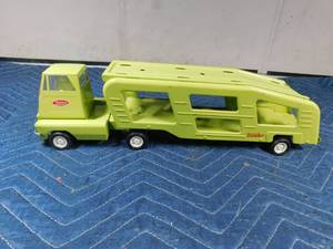 lot 281 image: metal Tonka car carrier