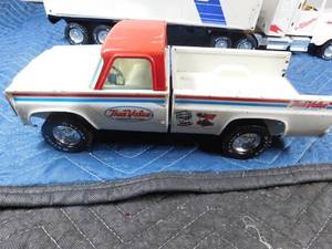 lot 282 image: Metal True value pick-up truck, Napa Auto parts semi trailer and a Milwaukee semi