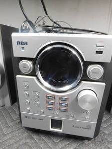 lot 200 image: RCA 5 disc changing sterio with speakers