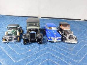 lot 293 image: 4 Metal cars
