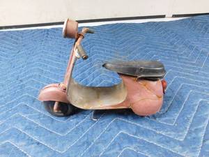 lot 305 image: Vintage Tin moped