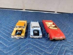 lot 309 image: 2 die cast cars and 1 tin car