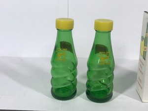 lot 489 image: 1974 Squirt Salt and Pepper Shakers in original box
