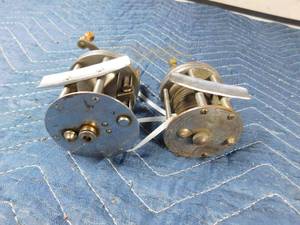 lot 329 image: 2 Vintage fishing reels