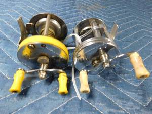 lot 330 image: 2 Vintage fishing reels