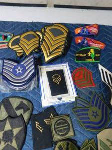 lot 510 image: Military and boy scout patches