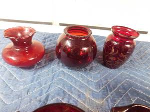 lot 532 image: Flat of ruby red dishes