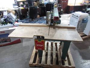 lot 27 image: DeWalt 790 Radial Arm Saw and Stand