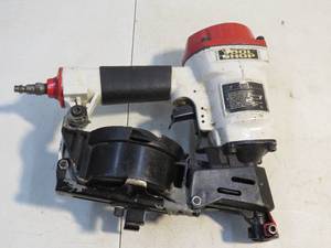 lot 29 image: Tool Shop Coil Pneumatic Nail Gun - Model - 208-2194