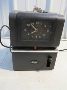 lot 16 image: Vintage Lathem Time Clock Model - 2126