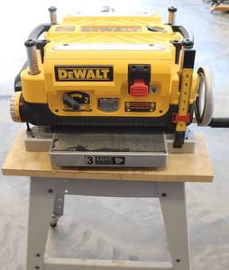 lot 4 image: DeWalt DW735 13 3knife Planer w Rigid Mobile Stand