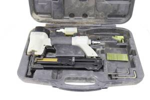 lot 18 image: Porter Cable NS150A Stapler