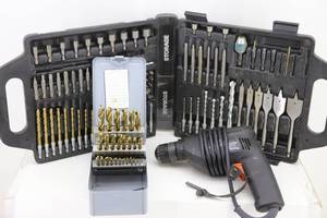 lot 32 image: 38 Corded Drill, Bits & Tips