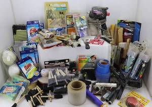 lot 59 image: Large Lot of Painting Supplies