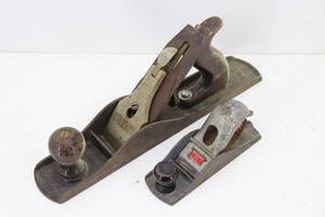 lot 68 image: Vintage Stanley Hand Planers