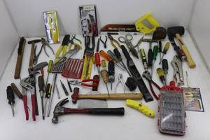 lot 69 image: Lot of Hand Tools