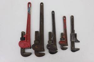 lot 76 image: Pipe Wrenches