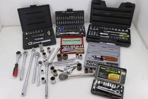 lot 117 image: Socket Sets