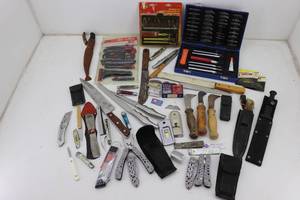 lot 119 image: Knives