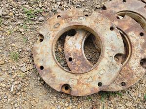 lot 7 image: (4) FORD Tractor Wheel Weights