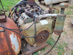 lot 5 image: Lindsay Air Compressor with VH4D Wisconsin Engine