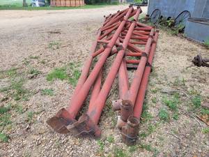 lot 1 image: Airplane Hanger Frame - Approx. 60 x 32 with 12 Walls