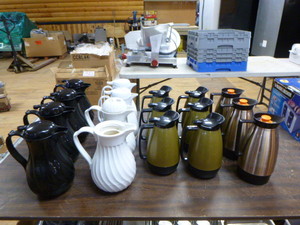 lot 31 image: 17 Thermal Carafes