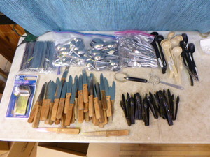 lot 46 image: Utensils