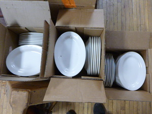 lot 48 image: Oval Dinner Plates
