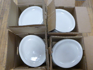lot 49 image: Oval Dinner Plates