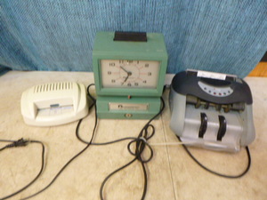 lot 61 image: Time Clock, Laminator and Currency Counter