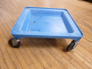 lot 75 image: Carlisle Rack Dolly