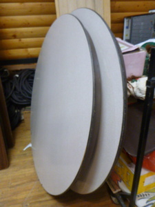 lot 87 image: 2 Round Folding Tables