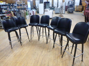 lot 99 image: 7 Bar Stools