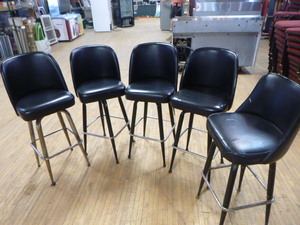 lot 101 image: 5 Bar Stools