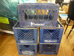 lot 104 image: 5 Milk Crates