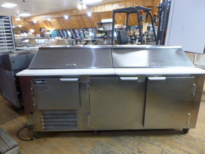 lot 2 image: Leader Commercial Refrigerated Pre Table