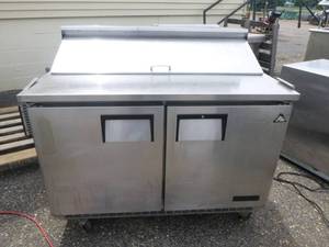 lot 9 image: Everest Refrigeration Prep Cooler