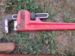 lot 28 image: Pipe Wrenches