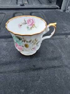 lot 103 image: Vintage Dishes & Bone China