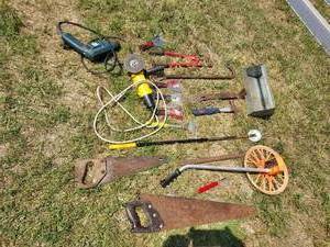 lot 54 image: Grinder, Drill, Scrapers, Magnet & Misc Tools