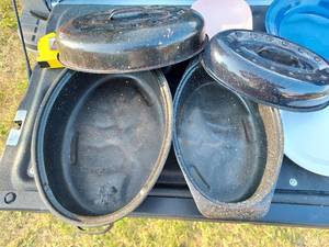 lot 61 image: Serving Trays, Roasters, and Glass Dishes