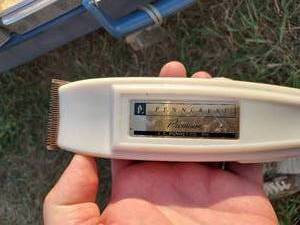 lot 89 image: Barber Trimmer, Hair Dyrer, Suit Case
