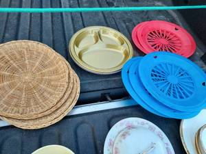 lot 75 image: Dishes and Paper Plate Holders