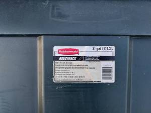 lot 102 image: Plastic Tubs, Cat Litter Box, Animal Cage