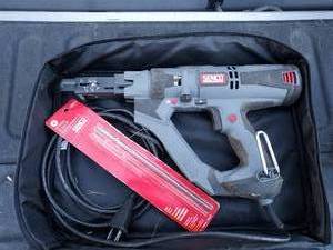 lot 20 image: Senco Screwdriver