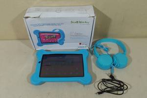lot 20 image: Small Wonders 8 Tablet Disney Digital Book Edition