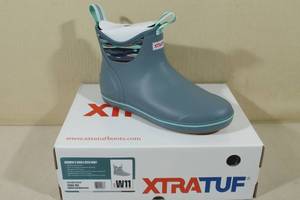 lot 139 image: Xtratuf Womens Waterproof Ankle Deck Boot -Size 11, BlueGray