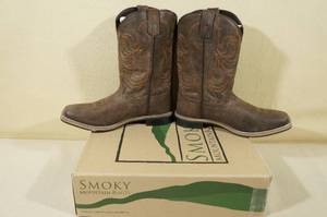 lot 191 image: Smoky Mountain Boots -Youth Size 7, Vintage Chocolate